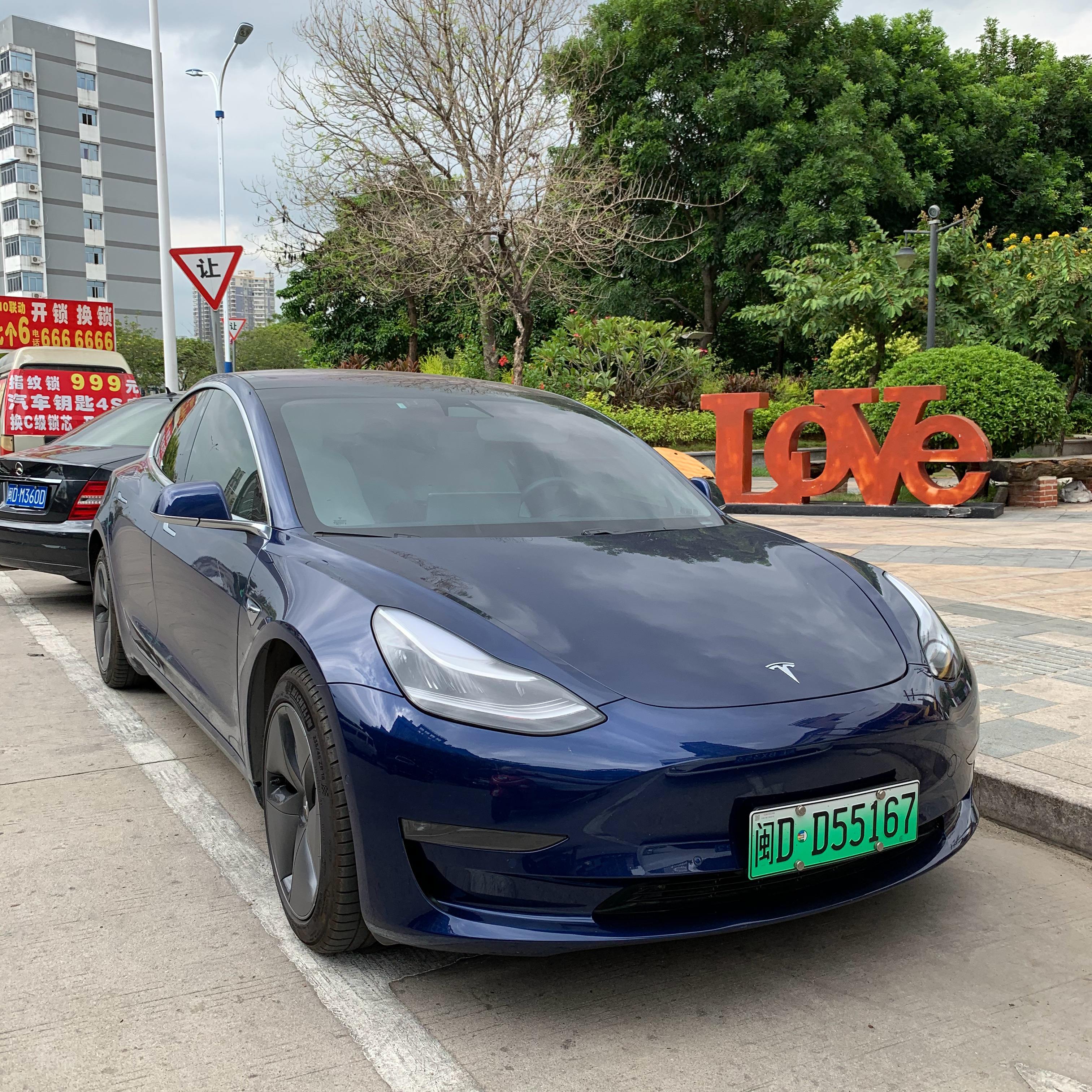 model3车窗漏风 model3驾驶位玻璃漏风