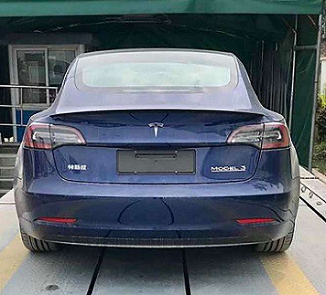 model3白蓝怎么选 model 3蓝色还是白色