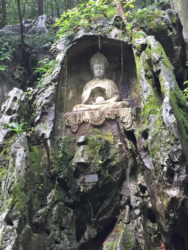 中英介绍灵隐寺 灵隐寺英文介绍简短100