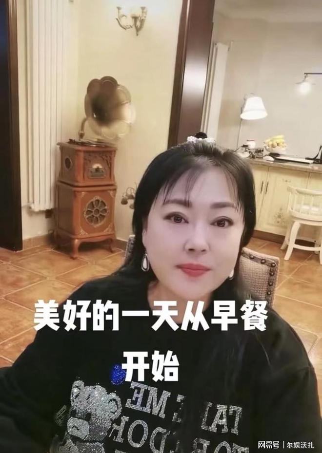 李菁菁为什么离婚了 李菁菁什么时候离的婚