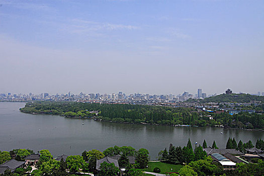 吴山广场到雷峰塔 雷峰塔到吴山广场坐几路车