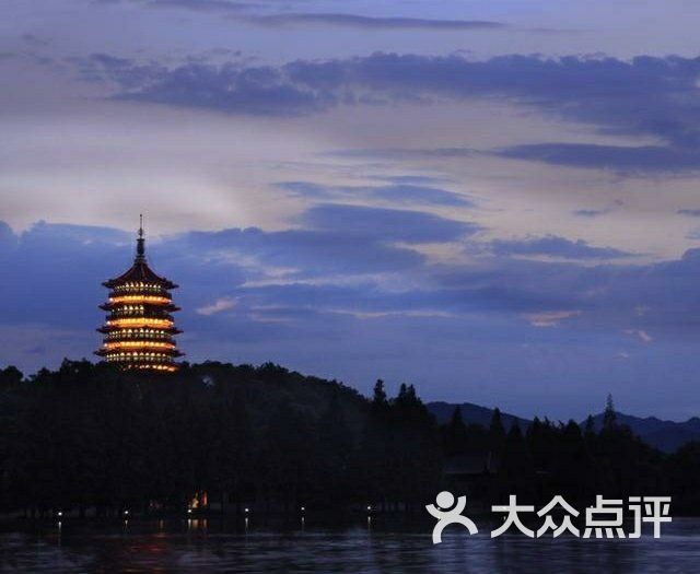 南溪雷峰塔 南溪镇南岩古寺